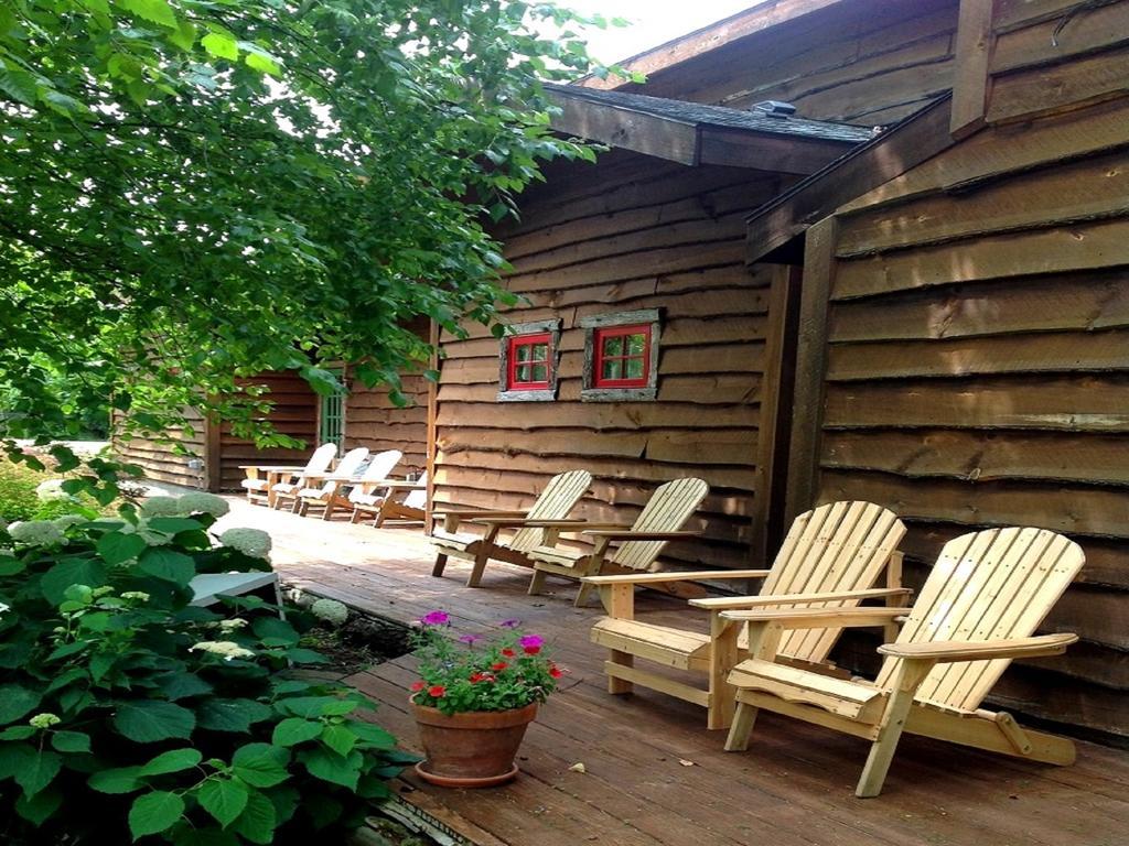 סקניאטלס Finger Lakes Lodging מראה חיצוני תמונה