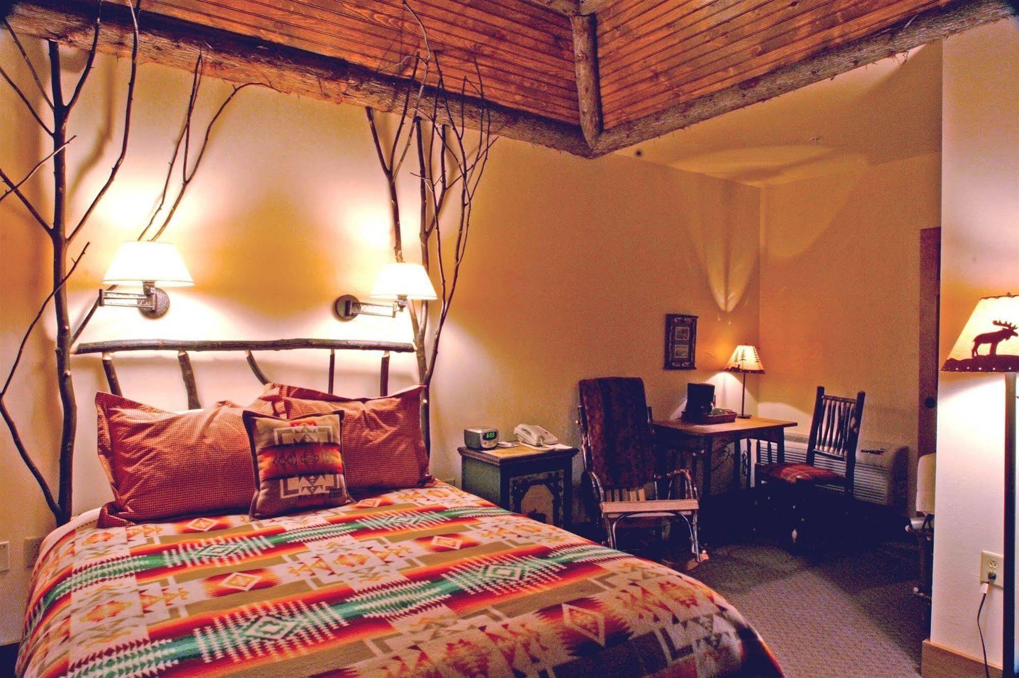 סקניאטלס Finger Lakes Lodging מראה חיצוני תמונה