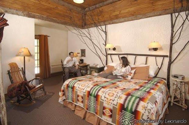 סקניאטלס Finger Lakes Lodging מראה חיצוני תמונה